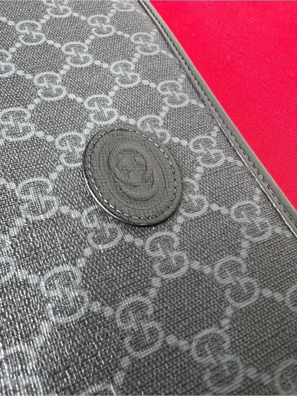 Gucci Beauty Case with Interlocking G Black GG Supreme Toiletry Pouch Leather